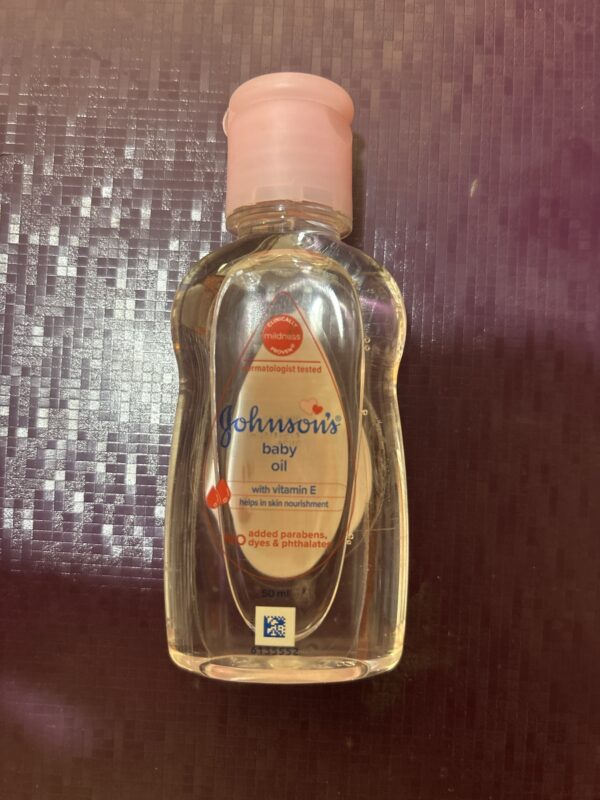 Johnsons baby oil - Image 3