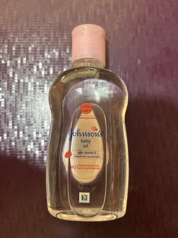 Johnsons baby oil - Image 2